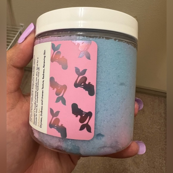 Aminnah Mermaid Kisses Sugar Polish retails $32.00 USD a container - Picture 5 of 13